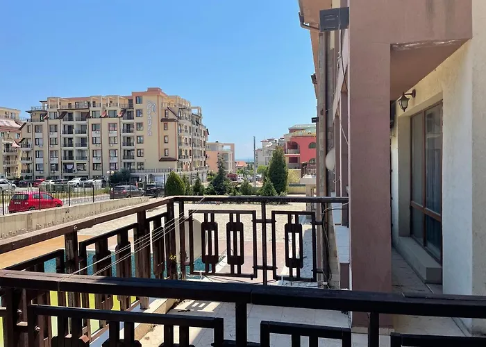 Apartment Lovely In A Complex With A Pool By Flat Mаnаger