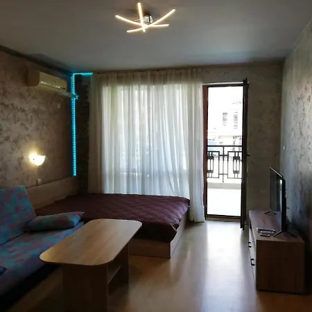 Lovely In A Complex With A Pool By Flat Mаnаger アパート