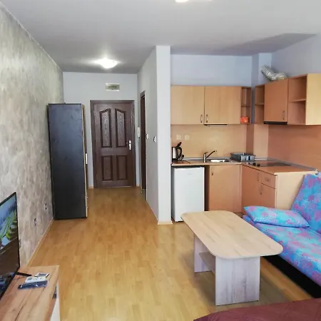 Lovely In A Complex With A Pool By Flat Mаnаger スヴェティ・ヴラス