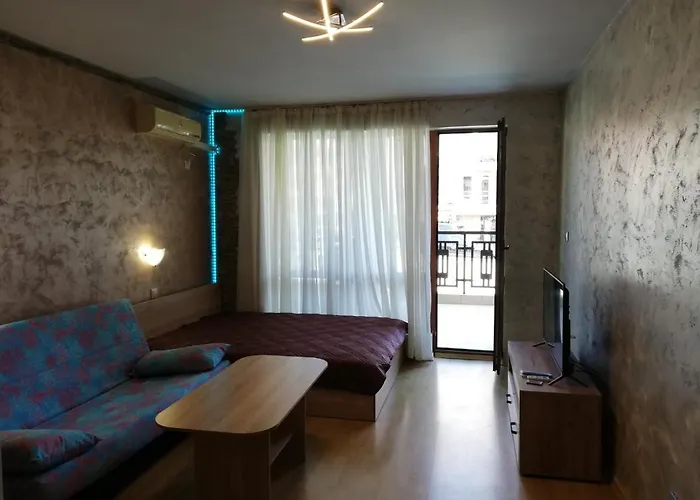 Lovely In A Complex With A Pool By Flat Mаnаger 公寓